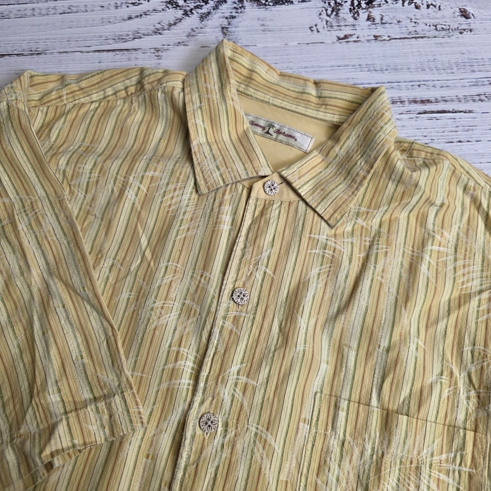 Tommy Bahama Men Large Yellow Silk Cotton Button Up Short Sleeve Shirt Palm Tree